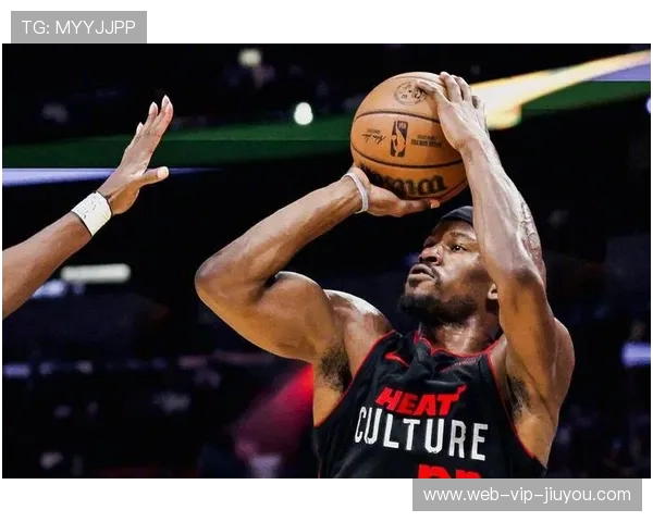 巴特勒面对夹击强行打板命中，热火继续领跑