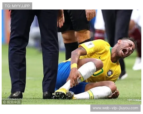 内马尔脚尖轻抹形成挑传，巴西攻势一击即中：技艺与激情的完美结合